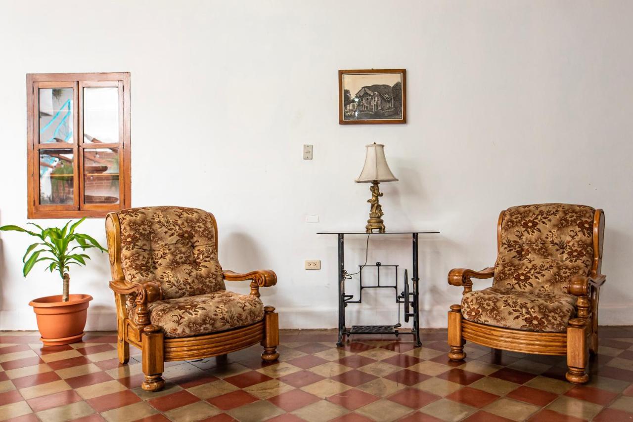 Hostal Victoria Granada Exteriör bild