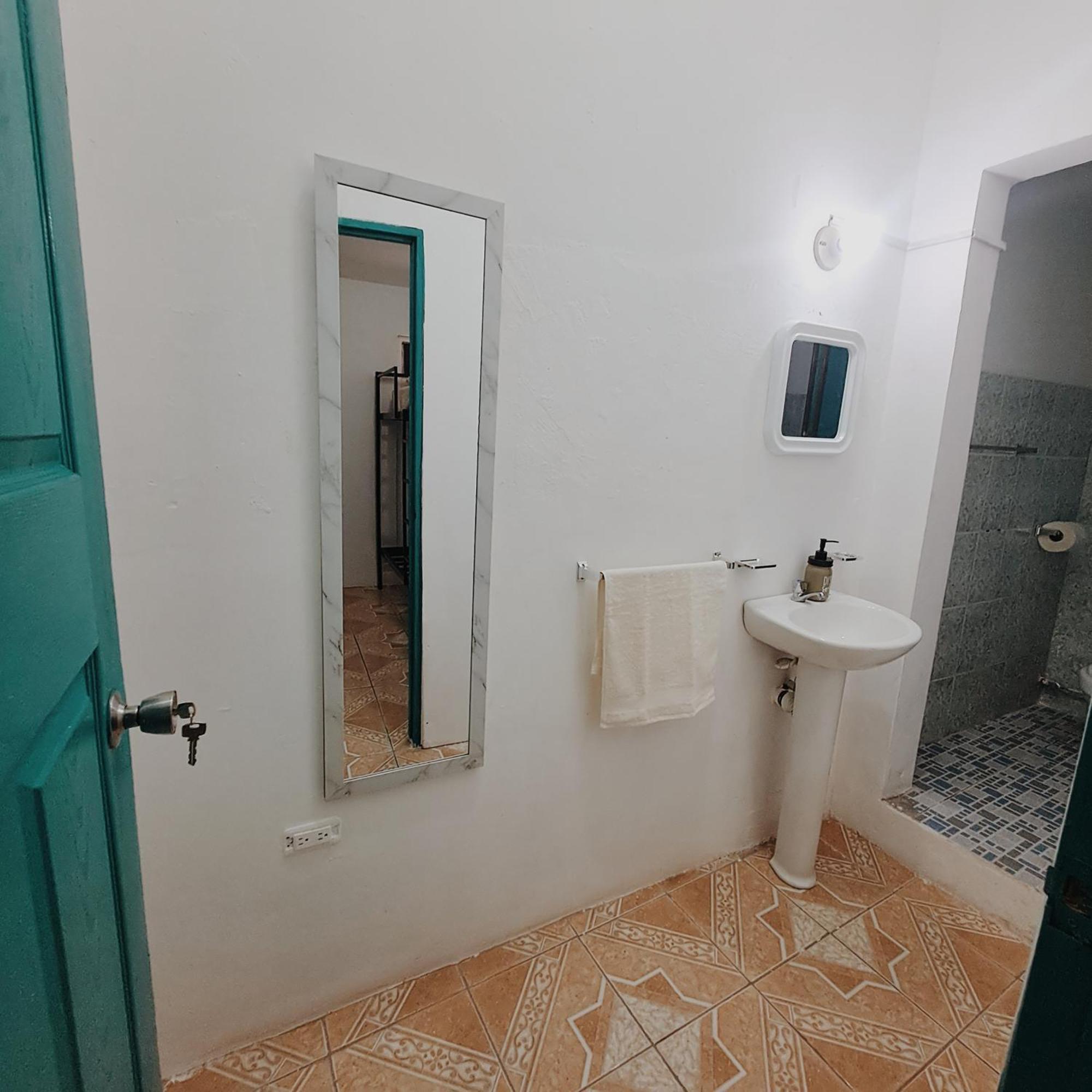 Hostal Victoria Granada Exteriör bild